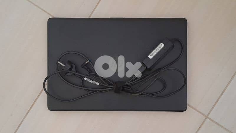 HP 16.9” Laptop – Almost New 1