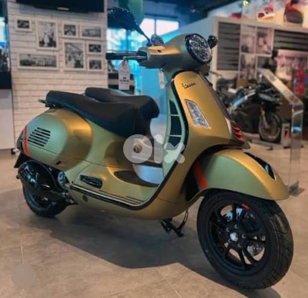 Vespa 300 gts super sport 5