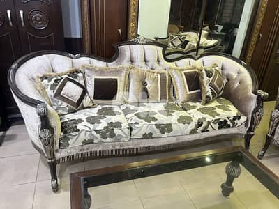 طقم كنبايات ملكي حفر خشب زان اربع قطع وطاولة