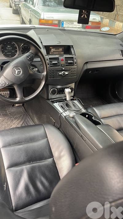 Mercedes-Benz C-Class 2010