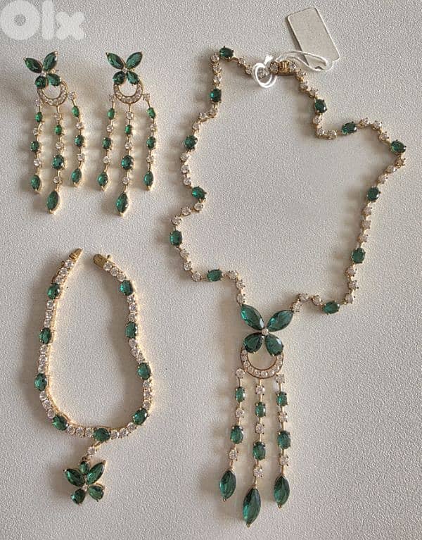 Faux-Bijoux for Sale 6