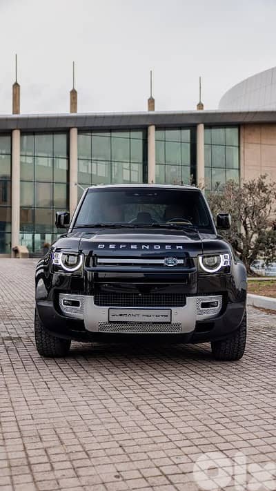 Land Rover Defender 2023 UNDER WARRANTY