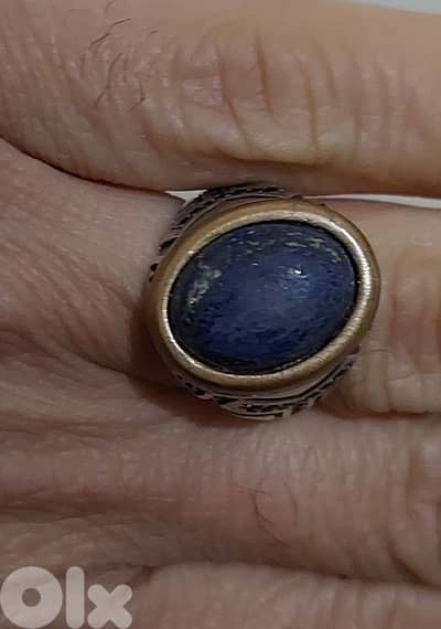 خاتم فضة عليه حجر زفير وزن ١٢،٨ غرامSapphire Silver Ring weight 12.8 g