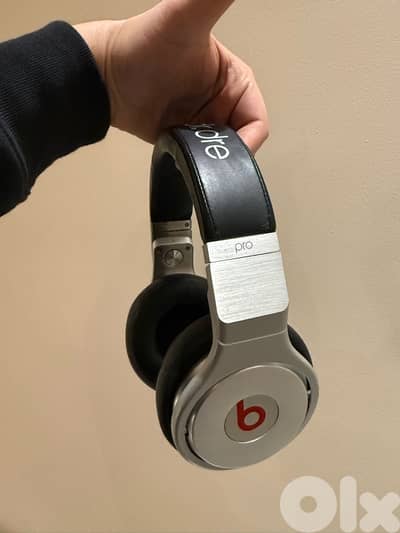 Beats Pro headphone