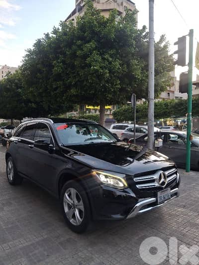 GLC 300 2018 panoramic clean car fax 100% 5 CAMIRA  FULL LEEDS XANON