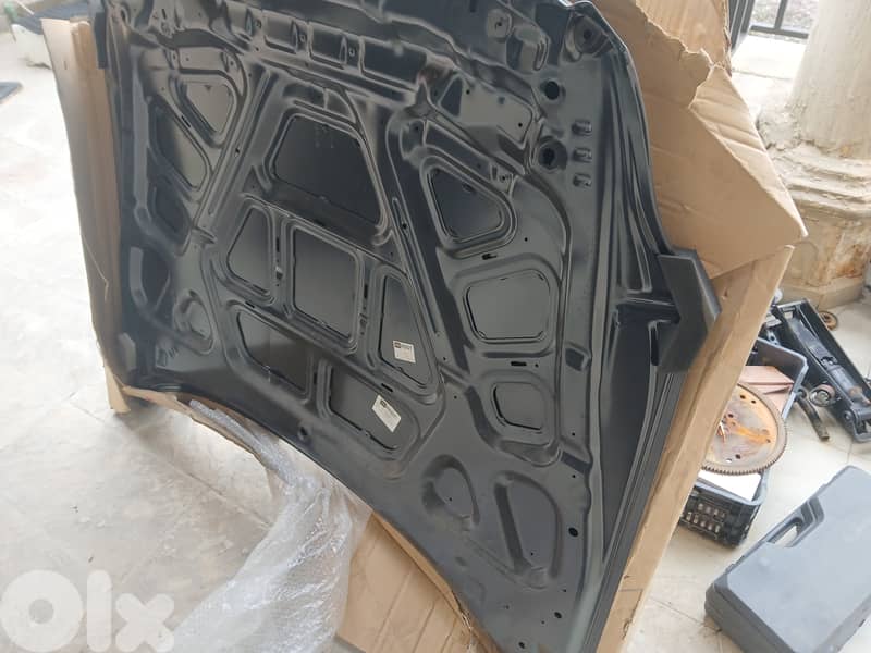 Hood infiniti. 2003 or. 2004 G35. New made in taiwan (4 Doors car) 3