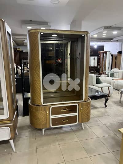 فاترينة كريستال مصرية خشب زان شبه جديدة