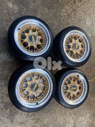 جنوطه مع دواليب قياس ١٥ كتير نضاف خي جديد ٣٠٠$ موجودين طريق المطار