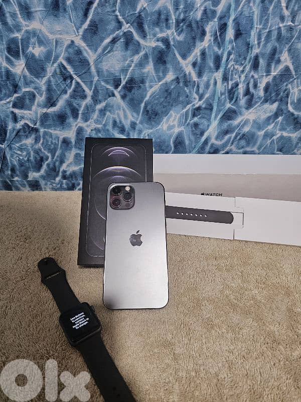 in box iphone 12 pro + Apple Watch in box - one owner 3