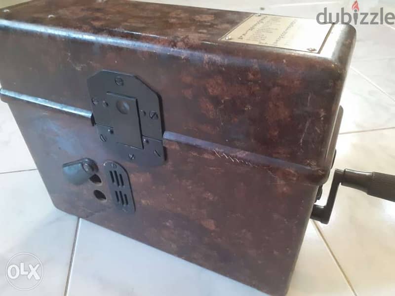 جهاز إتصال انتيك يعود لسنة 1939 الحرب العالمية الثانية 1