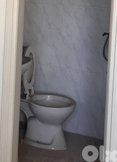Toilet sink etc حمامات للبيع