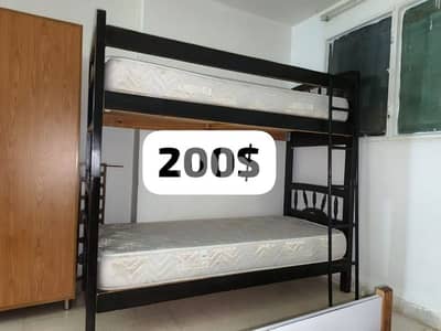 تختين فوق بعضن معوفرش مرتبين