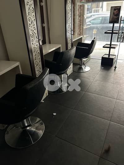 عده صالون نسائي  بحاله ممتازه