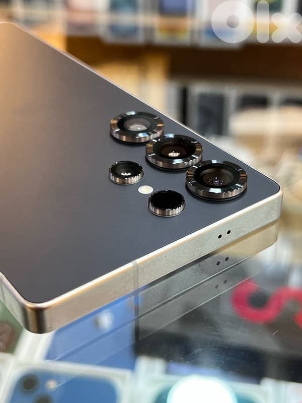 Samsung Galaxy S25 Ultra - like new 4