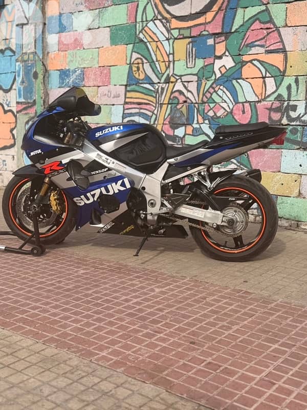 GSX R 8