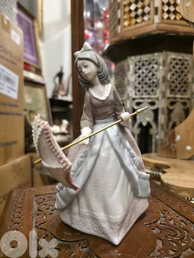 مجسّم بورسلان أصلي من Lladró – Jolie (Girl with Parasol), موديل 5210