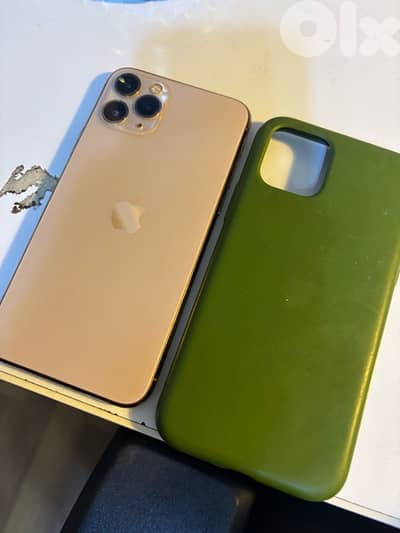 iphone 11 pro  text me on 78954012