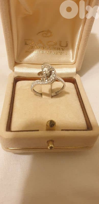 Solitaire diamond ring