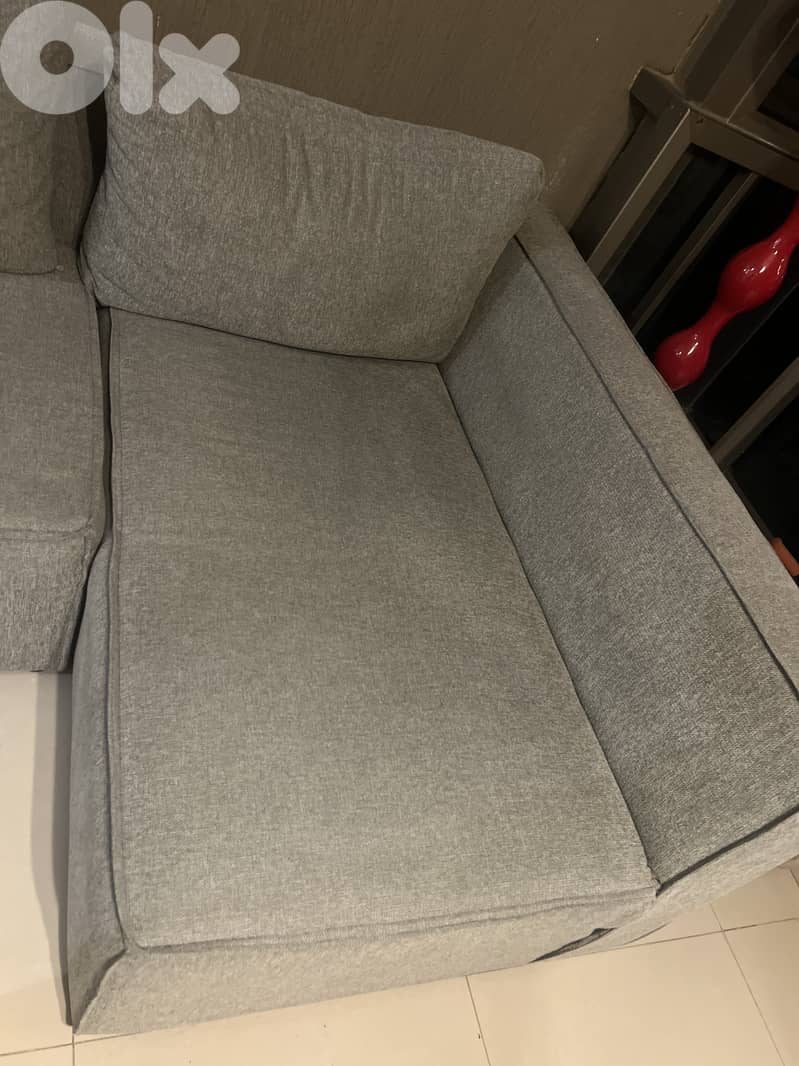Couch/ sofa like new barely used 2