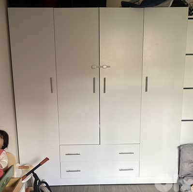 Closet/ wardrobe barely used like new