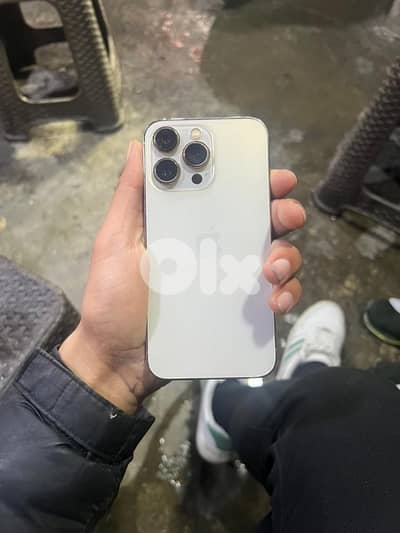 ايفون ١٣ برو ١٢٨ جيجا مغيره بطاريه كتير ضيف سعر منهي
