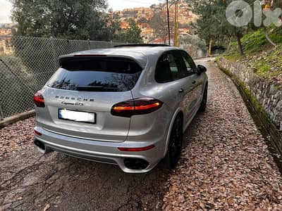 Porsche Cayenne gts  2016