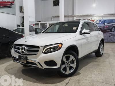 2018 Mercedes-Benz GLC-300 4MATIC (LIKE NEW)