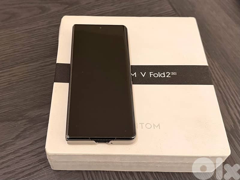 tecno phantom v fold 2 like new 4