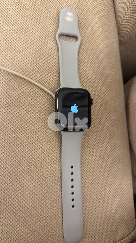 iPhone 15 pro 256gb + Apple Watch Series 6 44mm 1