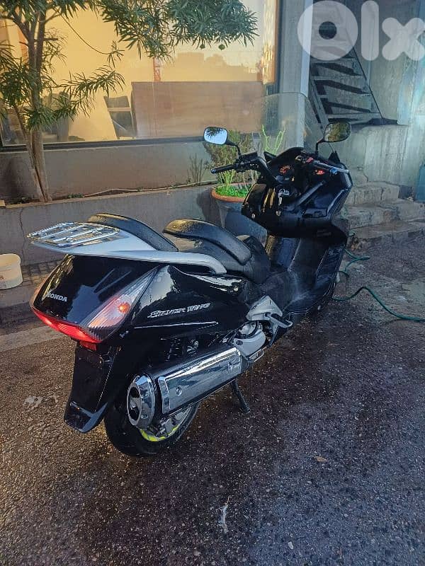 honda sylverwing black 1