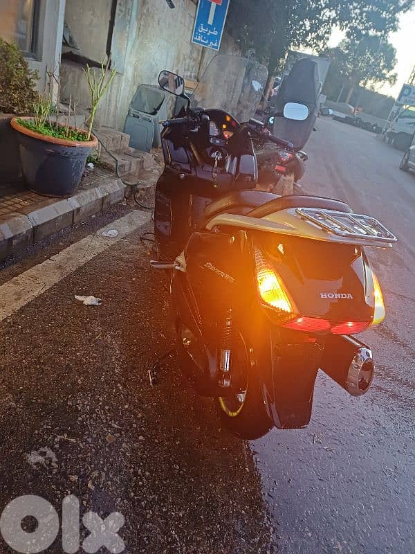honda sylverwing black 3