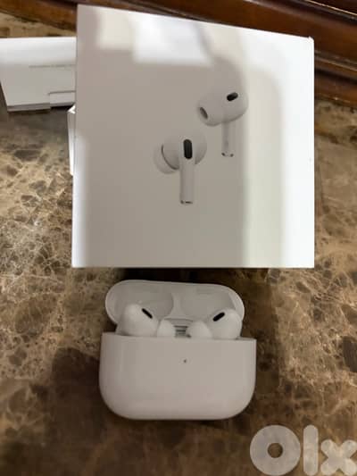 Used original Apple AirPods pro2 lightning good condition