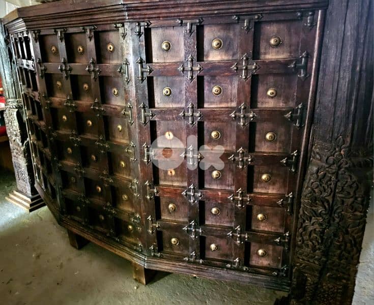 Bar with stools - solid wood engraved with metal crosses 3