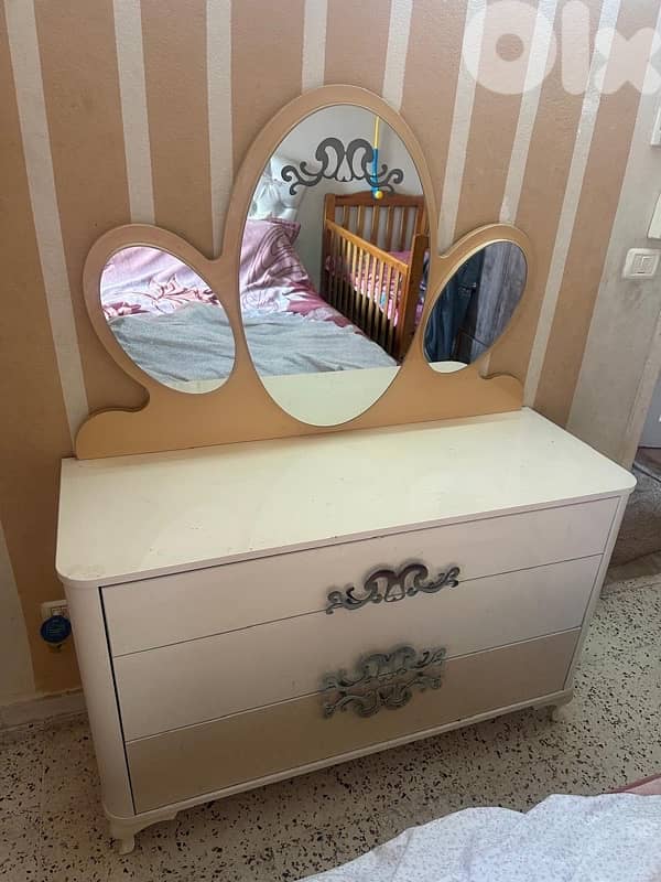 Full Elegant Bedroom 1