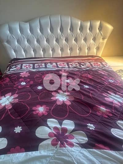 Full Elegant Bedroom