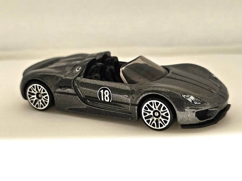 Porsche 1:64 scale Diecast 7