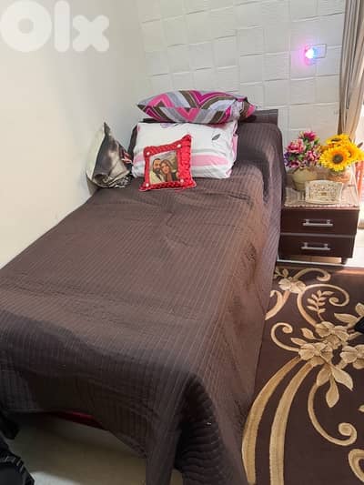 takhtayn jded ma3 farechtayn b naylon w comode