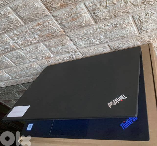 T490 Core i5 generation 8 16GB ram 4