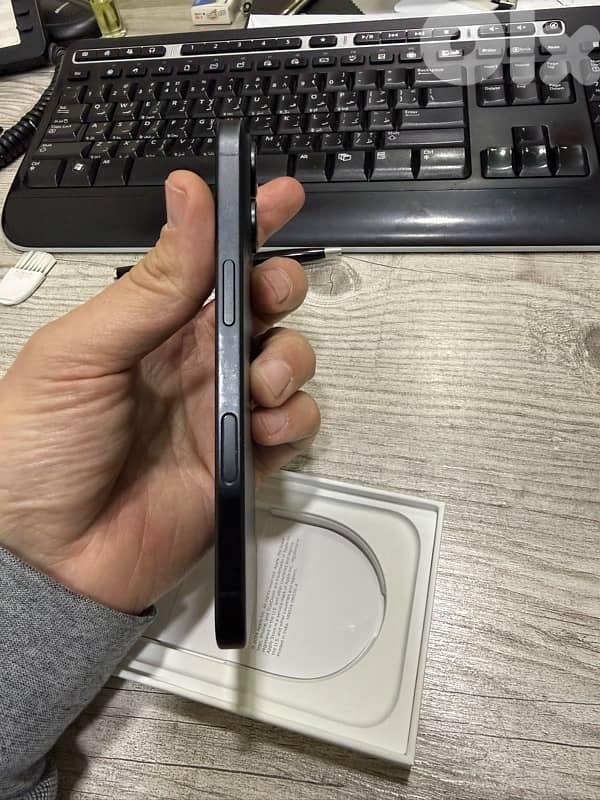 iPhone 16 like new 1