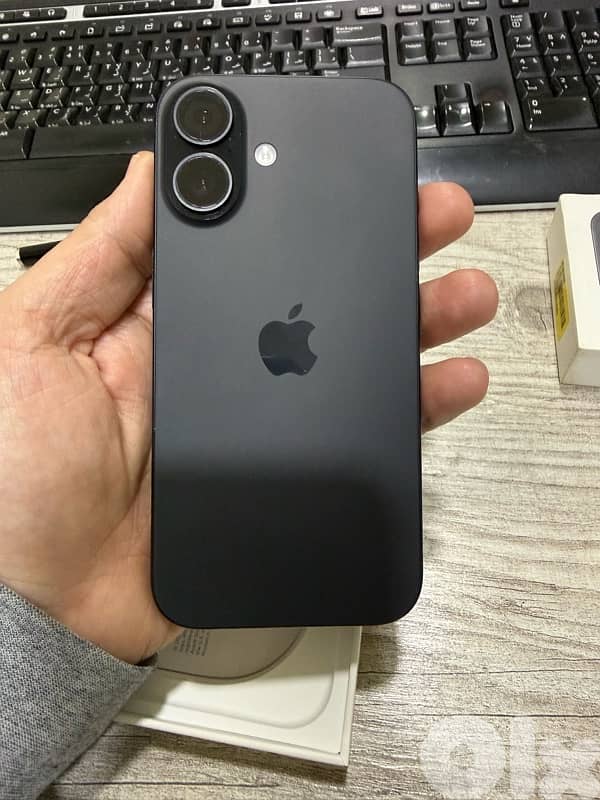 iPhone 16 like new 2