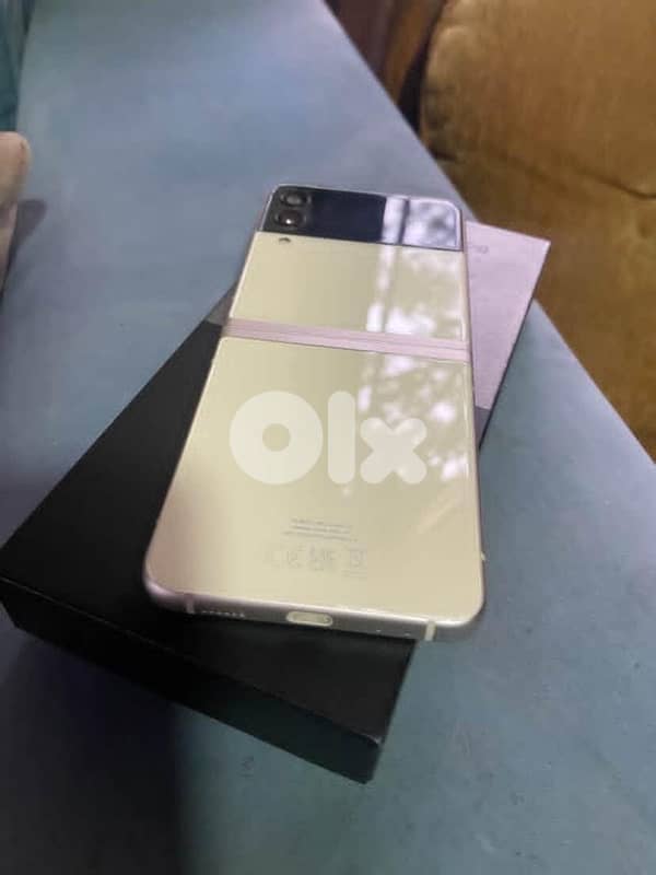 Samsung z flip 3  5G 1
