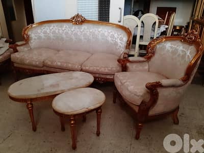 Full living room with Console