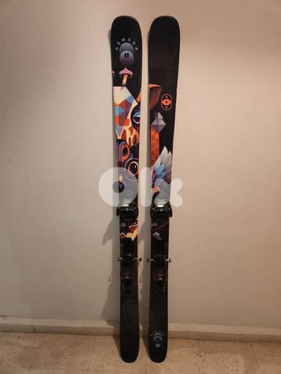 Armada ski