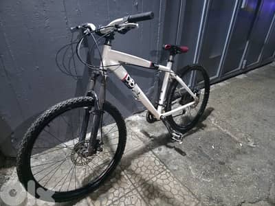 Mountain Bike 26” - Disc Brakes - Used in Great Condition