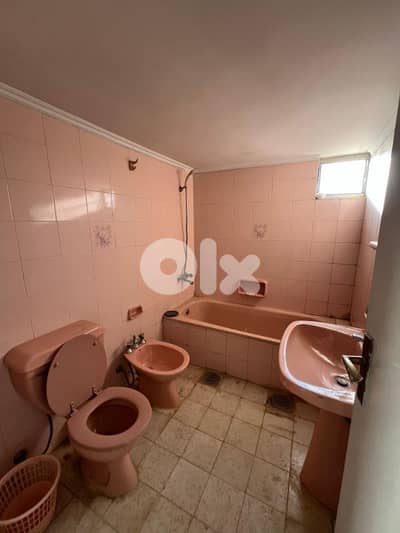 حمام بكل ادواته