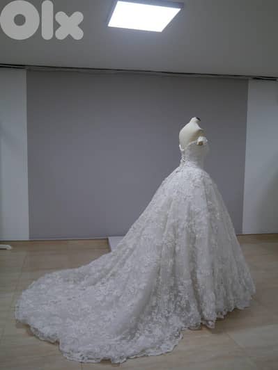 فستان عروس للبيع
