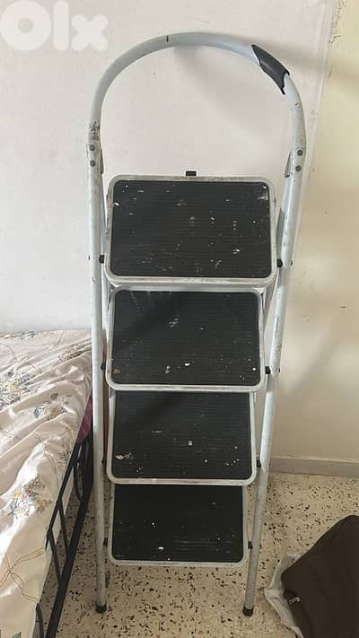 Heavy duty 4 steps iron ladder