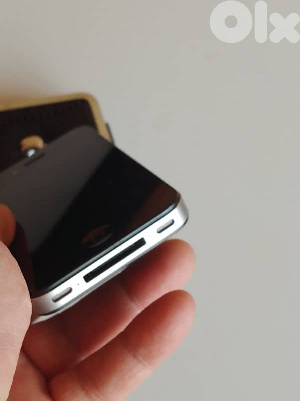 iphone 4s original excellent working condition n battery - Flip Cover 3