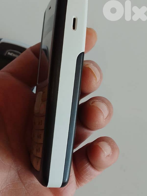 For Collectors 2 Nokia 1110i + 6230i EW Condition n battery n charger 9