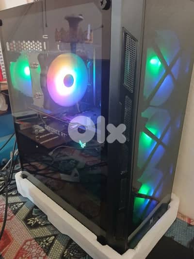 used gaming pc in. excellent condition